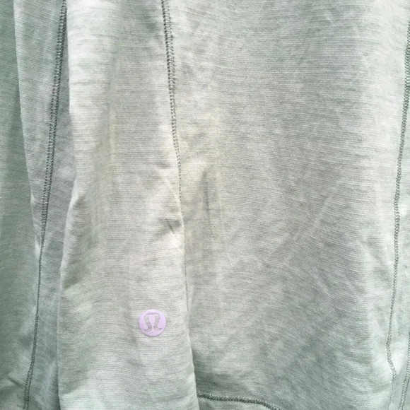Lululemon Women Size 10 Green Sweat Embrace Long Sleeve Top - Picture 6 of 6